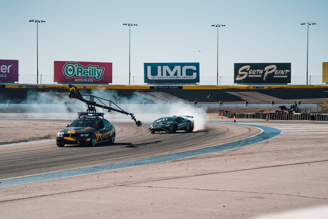 CAMERA CAR CHASING THE HURACÁN THROUGH THE SWEEPER