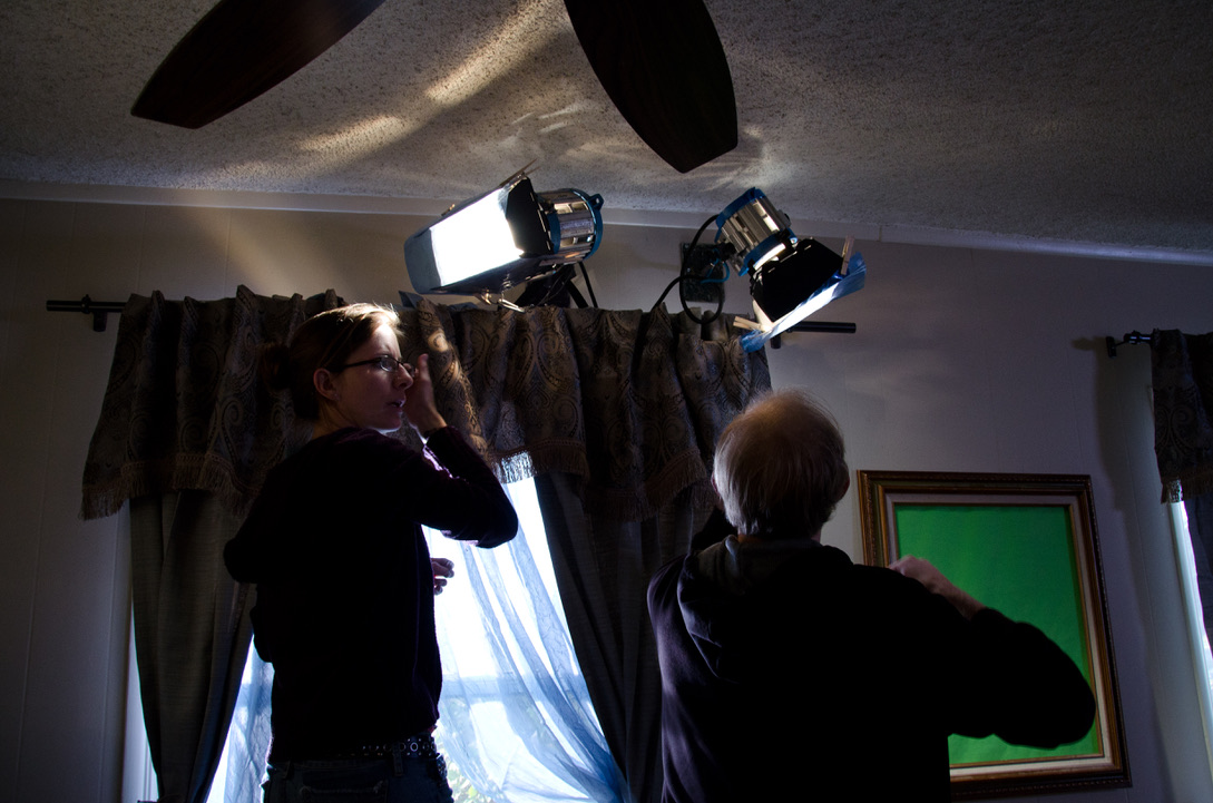 RIGGING PRACTICALS FOR THE LIVING ROOM SCENE