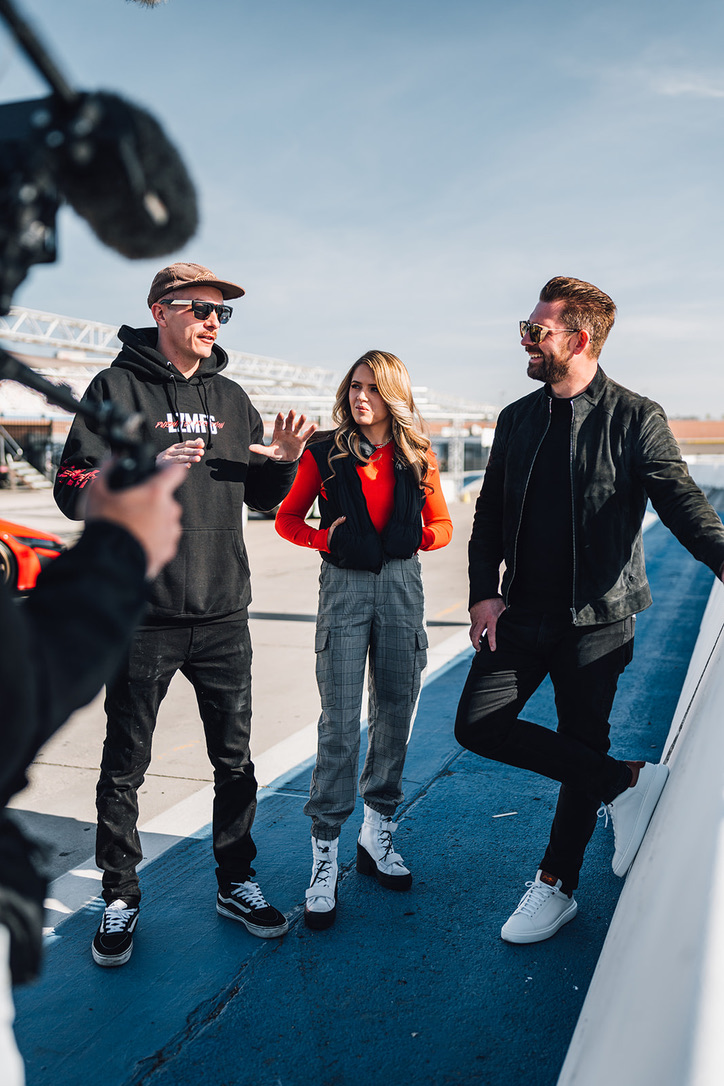 IN THE PIT LANE — BLOCKING A BUILDER INTERVIEW BETWEEN RUNS